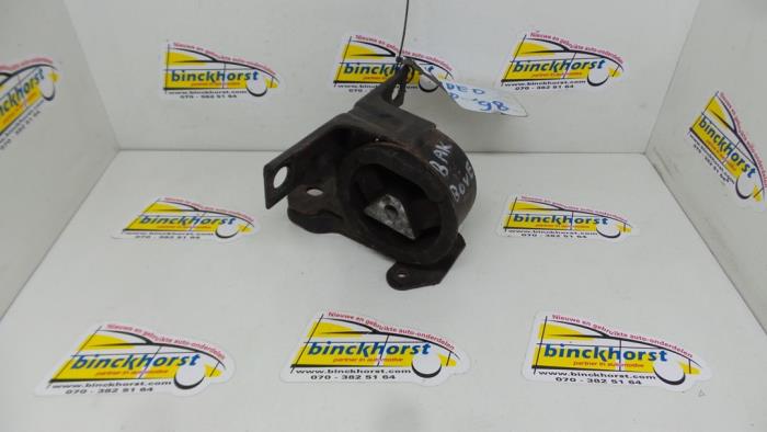 Motorrubber van een Ford Mondeo II 1.8i 16V 1998