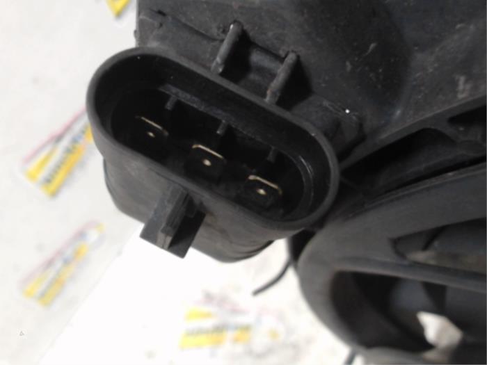 Airco Koelvin van een Opel Astra H (L48) 1.3 CDTI 16V Ecotec 2006