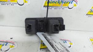 Gebruikte Schakelaar Spiegel Mitsubishi Carisma 1.8i 16V Prijs € 21,00 Margeregeling aangeboden door Binckhorst BV