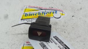 Gebruikte Gevarenlicht Schakelaar Nissan Sunny (N14) 2.0 D Prijs € 10,50 Margeregeling aangeboden door Binckhorst BV