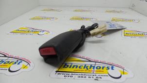 Gebruikte Veiligheidsgordel Insteek links-voor Mitsubishi L-200 2.5 DI-D 4x4 Prijs € 42,00 Margeregeling aangeboden door Binckhorst BV