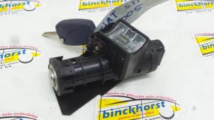 Gebruikte Kontaktslot + Sleutel Fiat Stilo (192A/B) 1.4 16V Prijs € 52,50 Margeregeling aangeboden door Binckhorst BV