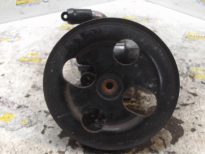 Gebruikte Pomp Servo Mitsubishi Outlander (CU) 2.0 16V 4x2 Prijs € 63,00 Margeregeling aangeboden door Binckhorst BV