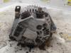 Dynamo van een Toyota Corolla Verso (E12) 1.8 16V VVT-i 2003