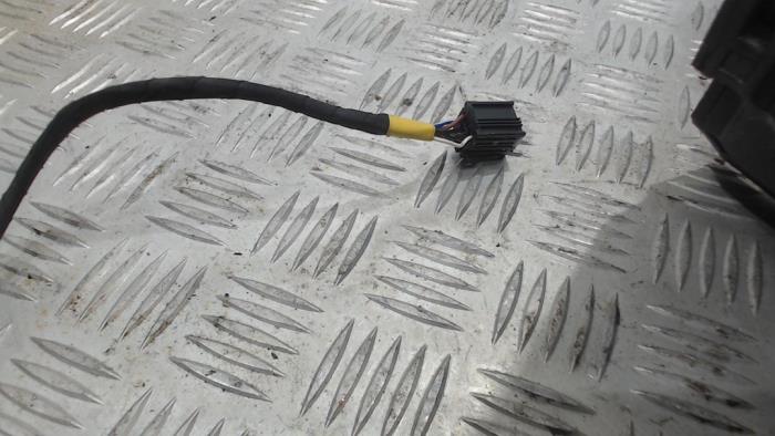 Buitenspiegel links van een Chevrolet Suburban 5.3 V8 FlexFuel 4x4 2014