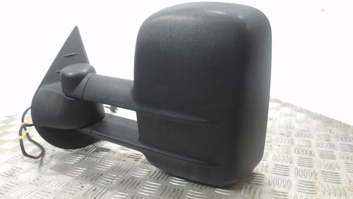 Buitenspiegel links van een Chevrolet Suburban 5.3 V8 FlexFuel 4x4 2014