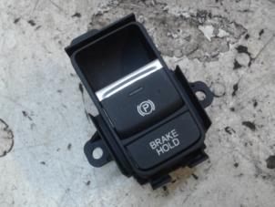 Gebruikte Handrem schakelaar Honda Jazz (GR) 1.5 eHEV 16V Prijs € 26,25 Margeregeling aangeboden door Binckhorst BV