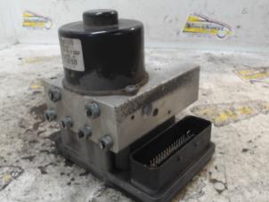 Gebruikte ABS Pomp Mercedes C Sportcoupé (C203) 2.0 C-180 16V Prijs € 52,50 Margeregeling aangeboden door Binckhorst BV