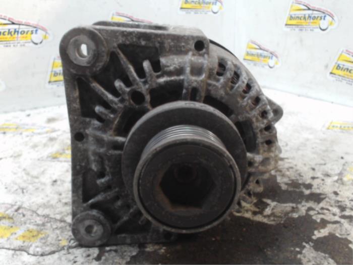 Dynamo van een Renault Scénic II (JM) 1.6 16V 2004