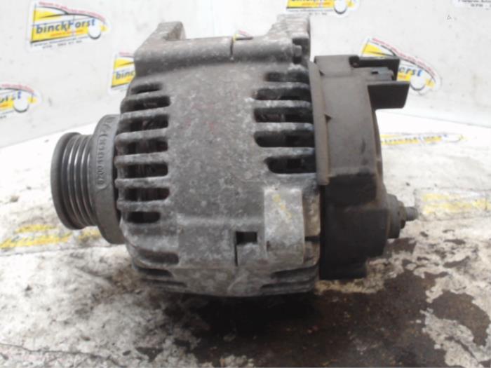 Dynamo van een Renault Scénic II (JM) 1.6 16V 2004