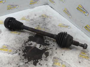 Gebruikte Homokineetas links-voor Volkswagen Golf IV (1J1) 1.6 Prijs € 31,50 Margeregeling aangeboden door Binckhorst BV