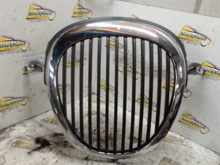 Grille Jaguar S-Type