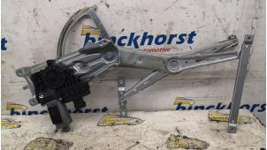 Gebruikte Ruitmechaniek 4Deurs rechts-voor Opel Zafira (M75) 1.8 16V Ecotec Prijs € 36,75 Margeregeling aangeboden door Binckhorst BV