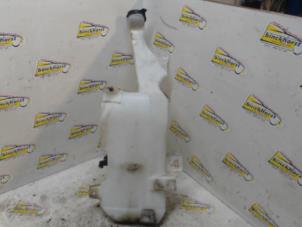 Gebruikte Ruitensproeiertank voor Chevrolet Suburban 5.3 V8 FlexFuel 4x4 Prijs € 42,00 Margeregeling aangeboden door Binckhorst BV