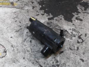 Gebruikte Ruitensproeierpomp voor Chevrolet Suburban 5.3 V8 FlexFuel 4x4 Prijs € 26,25 Margeregeling aangeboden door Binckhorst BV