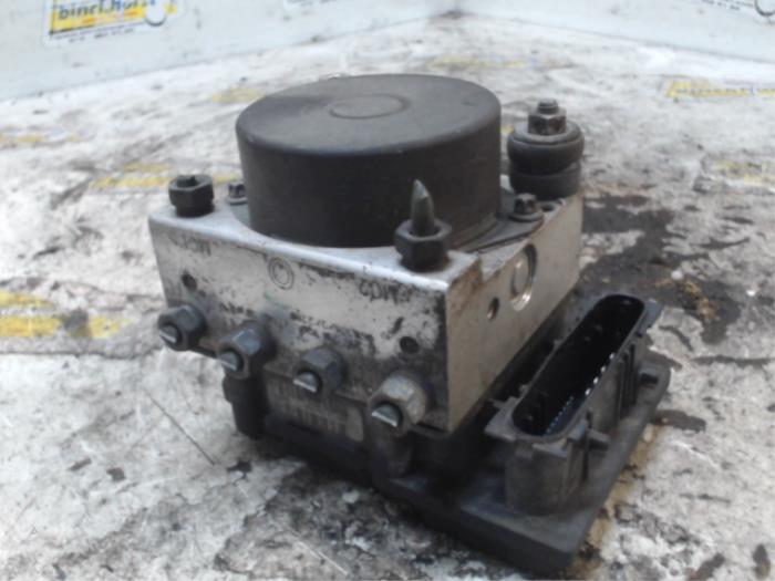 Gebruikte ABS Pomp Nissan Note (E11) 1.4 16V Prijs € 78,75 Margeregeling aangeboden door Binckhorst BV