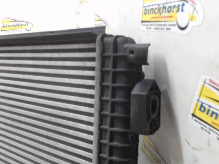 Intercooler van een Skoda Octavia Combi (1Z5) 1.6 TDI Greenline 2011