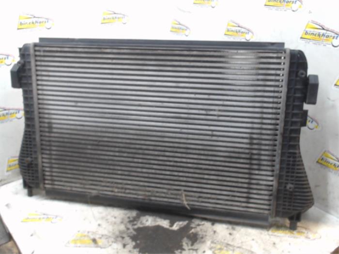 Intercooler van een Skoda Octavia Combi (1Z5) 1.6 TDI Greenline 2011