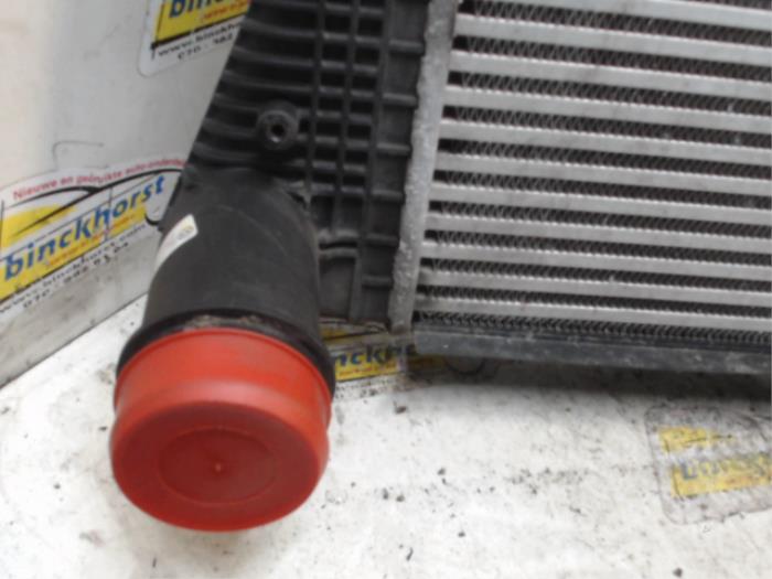 Intercooler van een Skoda Octavia Combi (1Z5) 1.6 TDI Greenline 2011