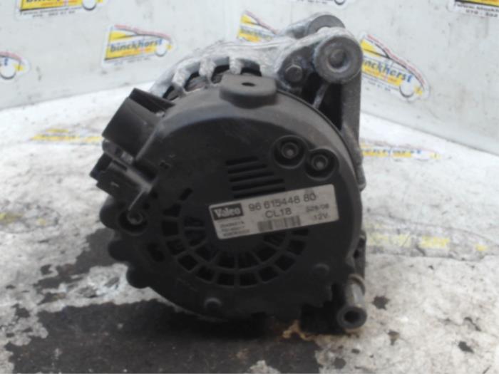 Dynamo van een Citroën C4 Grand Picasso (UA) 2.0 HDiF 16V 135 2008