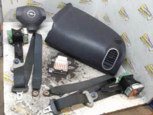 Gebruikte Airbag Set + Module Opel Agila (B) 1.0 12V Prijs € 262,50 Margeregeling aangeboden door Binckhorst BV