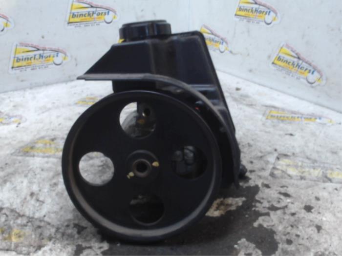 Gebruikte Pomp Servo Peugeot 206 (2A/C/H/J/S) 1.1 XN,XR Prijs € 52,50 Margeregeling aangeboden door Binckhorst BV