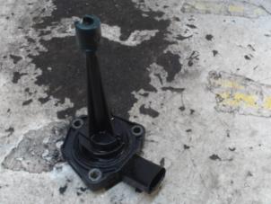 Gebruikte Oliepeil sensor Volkswagen Transporter T6 2.0 TDI DRF Prijs € 26,25 Margeregeling aangeboden door Binckhorst BV