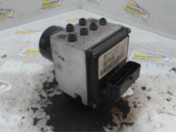 Gebruikte ABS Pomp Volkswagen Passat (3C2) 2.0 TDI 140 Prijs € 52,50 Margeregeling aangeboden door Binckhorst BV