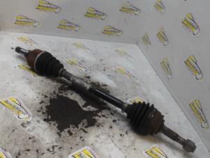 Gebruikte Cardanas links-voor (VWA) Peugeot 208 I (CA/CC/CK/CL) 1.2 Vti 12V PureTech 82 Prijs € 47,25 Margeregeling aangeboden door Binckhorst BV