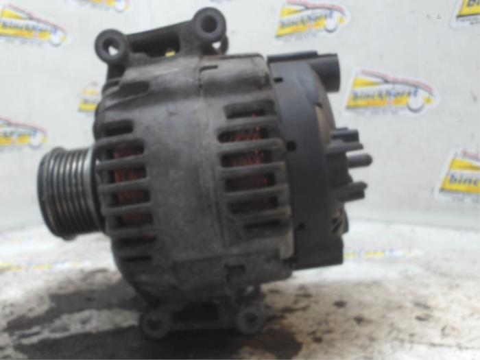 Dynamo van een Audi A4 Cabrio (B7) 2.0 TFSI 20V 2007