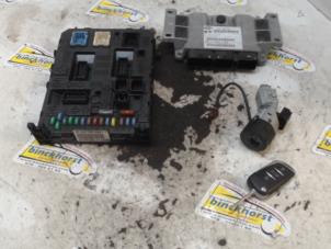 Gebruikte Contactslot + computer Peugeot 407 (6D) 2.0 16V Prijs € 183,75 Margeregeling aangeboden door Binckhorst BV