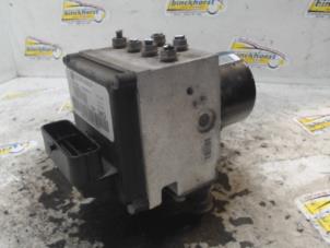 Gebruikte ABS Pomp Volkswagen Passat (3C2) 2.0 FSI 16V Prijs € 42,00 Margeregeling aangeboden door Binckhorst BV