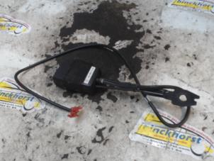 Gebruikte Veiligheidsgordel Insteek links-voor Mercedes B (W245) 1.7 B-170 16V Prijs € 15,75 Margeregeling aangeboden door Binckhorst BV