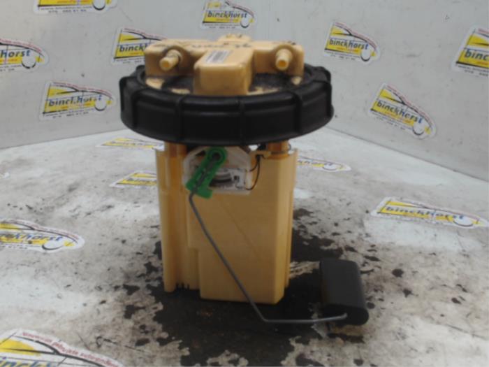 Gebruikte Tank element Pomp Dacia Logan MCV II/III/Sandero Wagon 1.5 dCi 90 Prijs € 72,45 Margeregeling aangeboden door Binckhorst BV