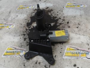 Gebruikte Motor Ruitenwisser achter Chevrolet Suburban 5.3 V8 FlexFuel 4x4 Prijs € 105,00 Margeregeling aangeboden door Binckhorst BV