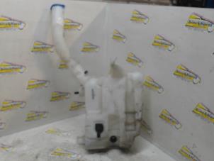 Gebruikte Ruitensproeiertank voor Ford Galaxy (CK) 2.0 TDCi 150 16V Prijs € 31,50 Margeregeling aangeboden door Binckhorst BV