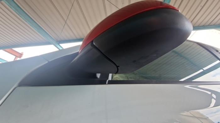 Buitenspiegel links van een Renault Twingo III (AH) 1.0 SCe 70 12V 2019