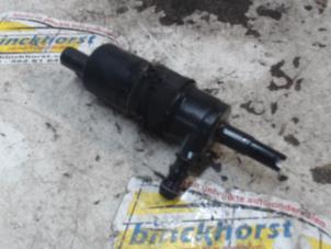 Gebruikte Pomp koplampsproeier Audi A4 (B8) 2.0 TDI 16V Prijs € 26,25 Margeregeling aangeboden door Binckhorst BV