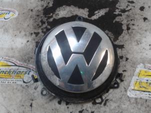 Gebruikte Handgreep Achterklep Volkswagen Golf V (1K1) 1.4 FSI 16V Prijs € 21,00 Margeregeling aangeboden door Binckhorst BV