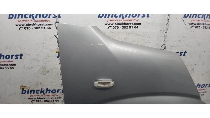 Spatbord rechts-voor van een Peugeot Bipper (AA) 1.3 HDI 2012