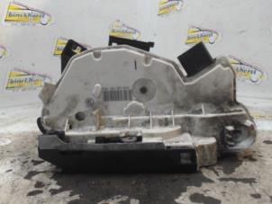 Gebruikte Deurslot Mechaniek 4Deurs links-voor Skoda Fabia II Combi 1.2 TDI 12V Greenline Prijs € 31,50 Margeregeling aangeboden door Binckhorst BV