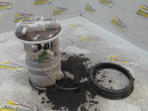 Gebruikte Tank element Pomp Dacia Sandero II 1.0 Sce 75 12V Prijs € 63,00 Margeregeling aangeboden door Binckhorst BV