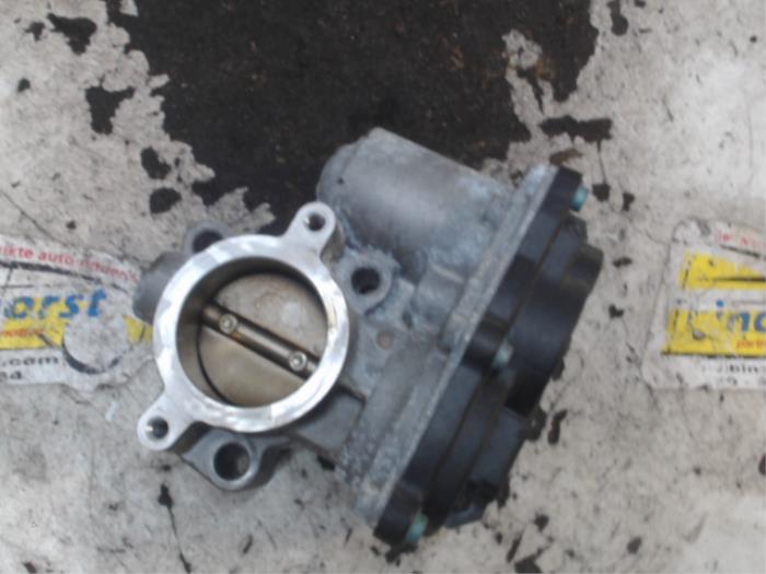 Gasklephuis van een Dacia Sandero II 1.0 Sce 75 12V 2019