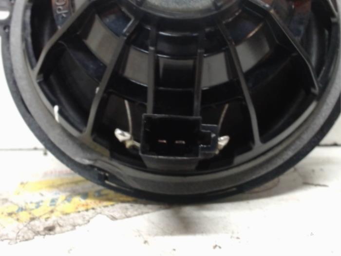 Luidspreker van een Renault Modus/Grand Modus (JP) 1.4 16V 2005