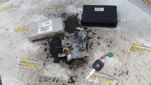 Gebruikte Contactslot + computer Mitsubishi Space Star (A0) 1.0 12V Prijs € 131,25 Margeregeling aangeboden door Binckhorst BV