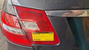 Gebruikte Achterlicht links Mercedes E (W212) E-350 CDI BlueEfficiency V6 24V 4-Matic Prijs € 52,50 Margeregeling aangeboden door Binckhorst BV