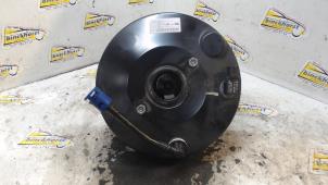 Gebruikte Rembekrachtiger Renault Twingo III (AH) 1.0 SCe 70 12V Prijs € 47,25 Margeregeling aangeboden door Binckhorst BV