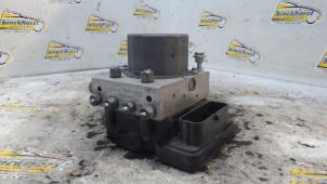 Gebruikte ABS Pomp Renault Twingo III (AH) 1.0 SCe 70 12V Prijs € 262,50 Margeregeling aangeboden door Binckhorst BV