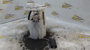 Gebruikte Tank element Pomp Renault Twingo III (AH) 1.0 SCe 70 12V Prijs € 42,00 Margeregeling aangeboden door Binckhorst BV