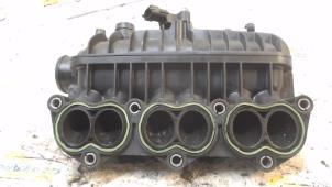 Gebruikte Inlaatspruitstuk Ford Focus 3 1.0 Ti-VCT EcoBoost 12V 125 Prijs € 36,75 Margeregeling aangeboden door Binckhorst BV